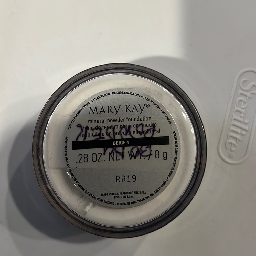 Mary Kay brand mineral powder foundation Beige 1